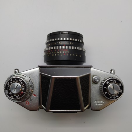 Macchina fotografica Exa I, due obiettivi, filtro, esposimetro e borsa. Buono