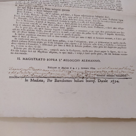 Lotto di documenti giuridici relativi a Modena risalenti al '600-'800