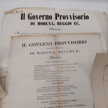 Lotto di documenti giuridici relativi a Modena risalenti al '600-'800