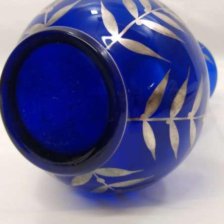 Vaso in cristallo blu cobalto decorato all'amalgama d'argento anni '40. Buono