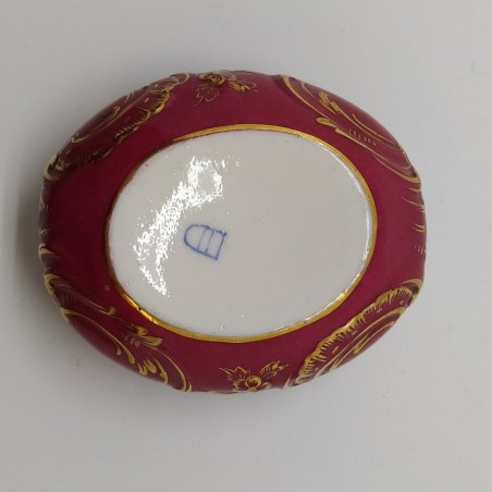 Cofanetto in porcellana con miniatura sul coperchio, fine '800. Buone condizioni