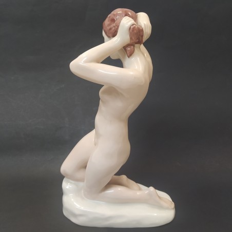 Nudo di donna artistico in porcellana. Buone condizioni