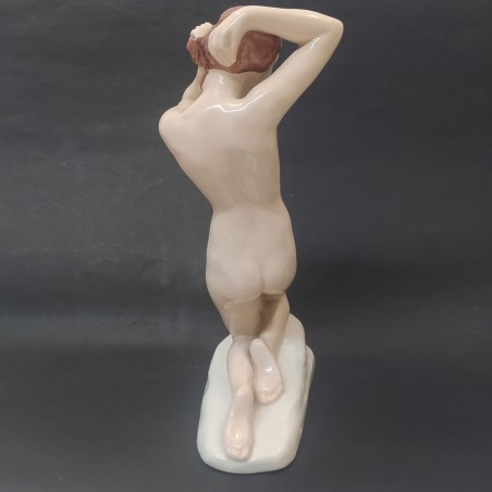 Nudo di donna artistico in porcellana. Buone condizioni
