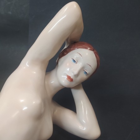 Nudo di donna artistico in porcellana. Buone condizioni