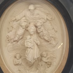 Madonna con bambino tra angeli e sopra Dio, in quadro ovale. Buone condizioni 2