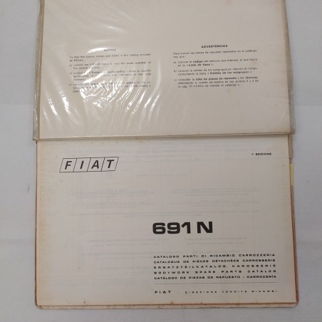 Fiat Catalogo ricambi carrozzeria 691N multilingue, 1972. Macchie