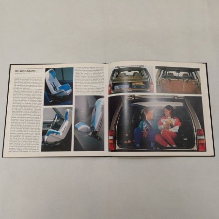 Libro sulla storia di Volvo. Rilegatura in tessuto impolverato. Buono