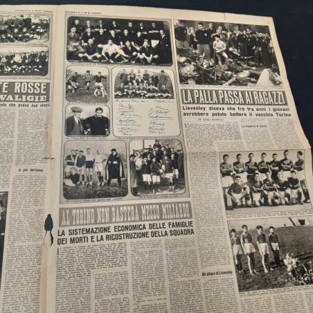 Supplemento della rivista L'Europeo sul Torino 1949. Lievi strappi