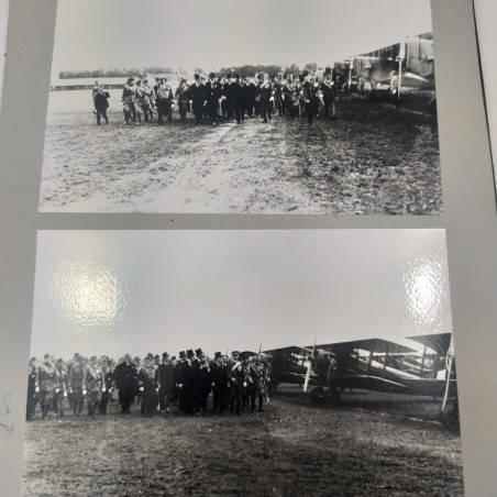 Album Consegna della bandiera alla Regia Aeronautica 1923 con 30 foto. Macchie