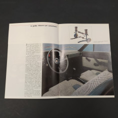 Catalogo Alfa Romeo modello Sprint. Ingiallimenti in copertina 2