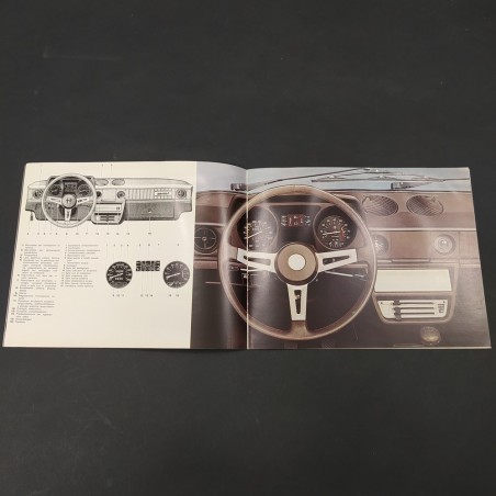 Catalogo Alfa Romeo mod. Alfasud Sprint. Macchie diffuse