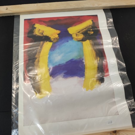 Poster pittorico con colonne gialel, cielo e sfondo rosso autore Armando Testa