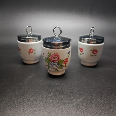 Lotti d 3 cuoci uova inglesi in ceramica Royal Worcester e Staffordshire Pagoda