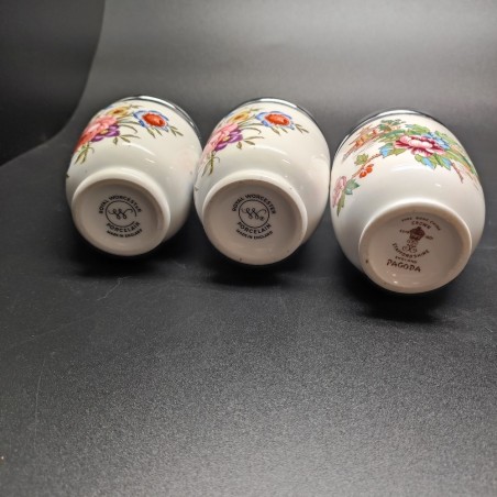 Lotti d 3 cuoci uova inglesi in ceramica Royal Worcester e Staffordshire Pagoda