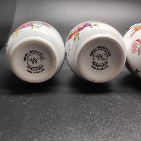 Lotti d 3 cuoci uova inglesi in ceramica Royal Worcester e Staffordshire Pagoda