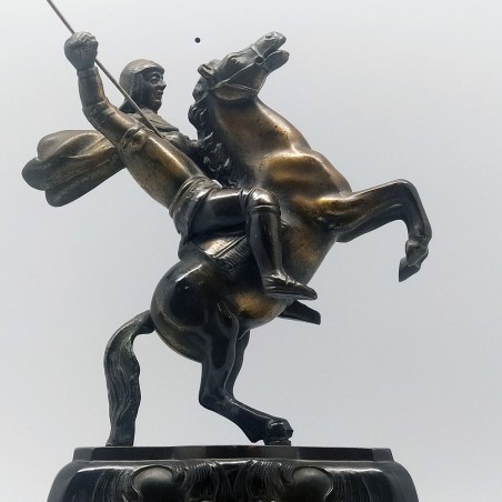 Orologio da camino con scultura equestre cavaliere con lancia h. 32 cm