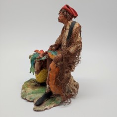 Angela Tripi scultura presepe in terracotta policroma pescatore con rete 2