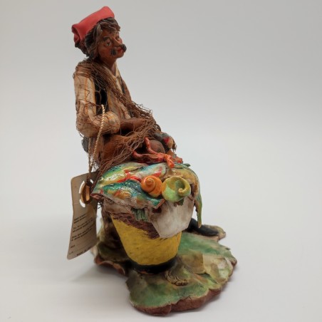 Angela Tripi scultura presepe in terracotta policroma pescatore con rete