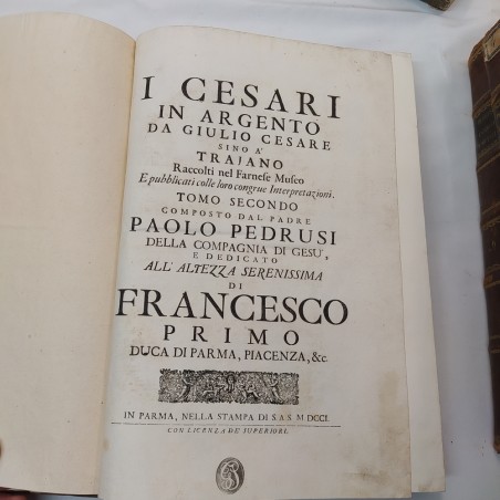 Opera di 6 volumi I Cesari in oro argento e metallo Padre Paolo Pedrusi fine 600