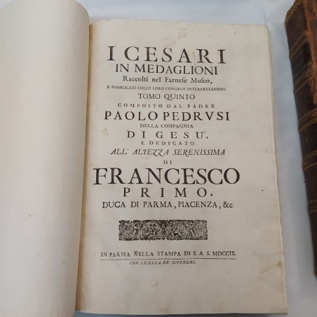 Opera di 6 volumi I Cesari in oro argento e metallo Padre Paolo Pedrusi fine 600