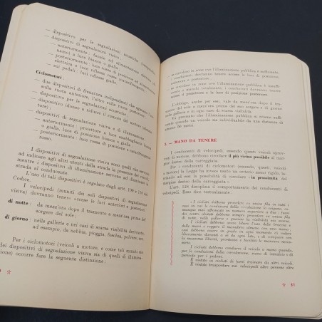 Libro Il comportamento sulla strada, ACI, 1964. Macchioline in copertina