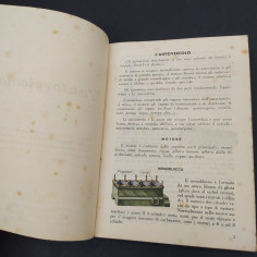Libro L'autoveicolo, B. Toni, 1974. Forti sbucciature in copertina e fioriture 2