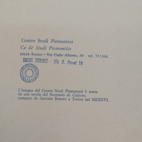 Libro La Fiat - Lingotto, Marco Pozzetto, Centro studi piemontesi, 1975. Macchie