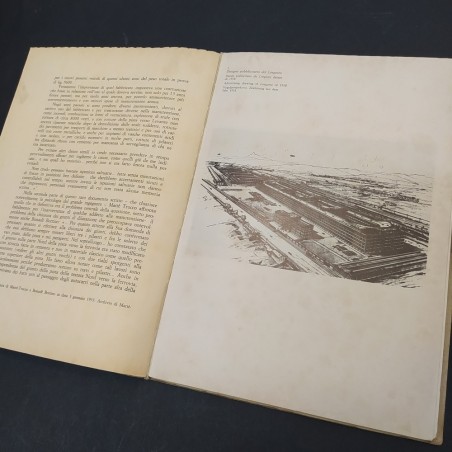 Libro La Fiat - Lingotto, Marco Pozzetto, Centro studi piemontesi, 1975. Macchie
