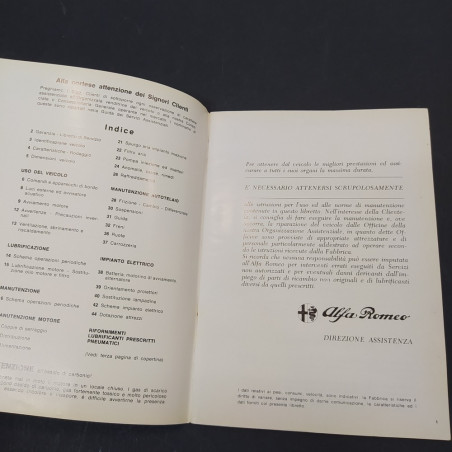 Libretto uso e manutenzione auto Alfa Romeo F12 diesel, 1975. Segni di polvere