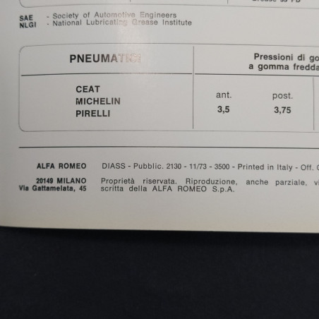 Libretto uso e manutenzione auto Alfa Romeo F12 diesel, 1975. Segni di polvere