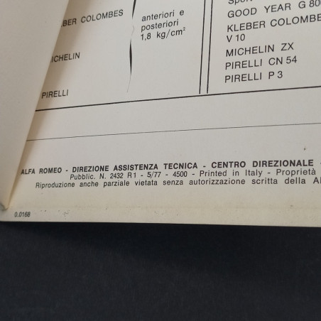 Libretto uso e manutenzione Alfa Romeo Giulia diesel, 1977. Ingiallimento