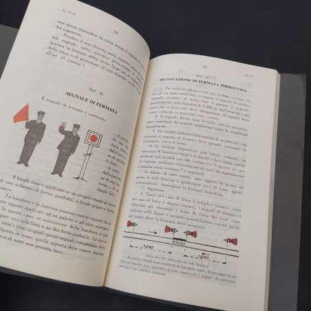 Libro Regolamenti sui segnali, Ministero dei trasporti, ristampa 1982