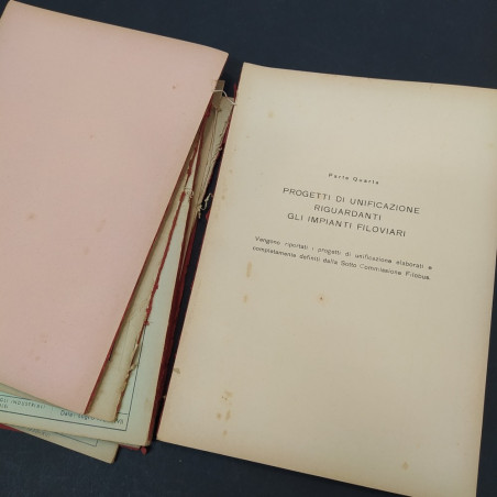Libro Norme dell'automobile, ANFIA, 1940. Rilegatura a filo in parte scucita
