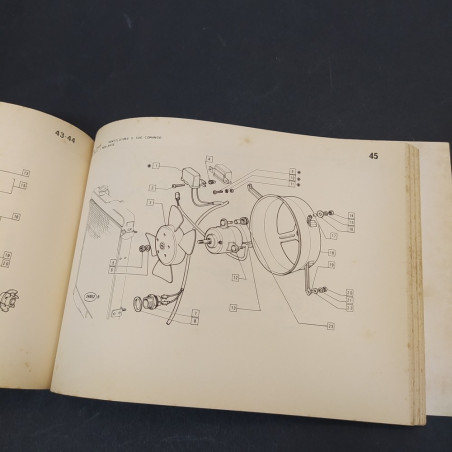 Fiat 127 Special Catalogo parti di ricambio, plurilingue, 1975. Nastro adesivo