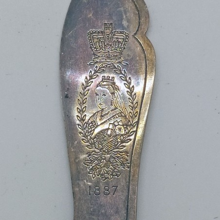 Coltello da burro periodo vittoriano in metallo argentato e osso l. 19 cm