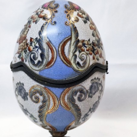 Centrotavola in ceramica e bronzo ispirazione uovo Fabergè