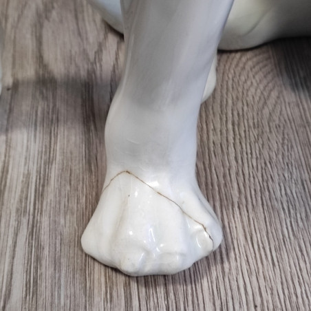 Cane Bulldog francese in ceramica bianca riparata h. 45 cm