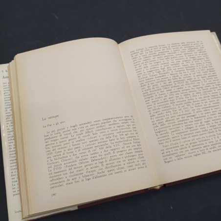 Libro Auto degli anni venti, T.R. Nicholson, 1° edizione 1968. Ingiallimenti