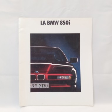 Catalogo La BMW 850i, dimensioni 34x29 cm. Copertina con pieghe e polvere