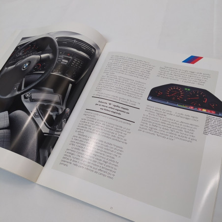 Catalogo auto BMW M3, M3 cabrio, M56. Copertina con pieghe e sbucciature