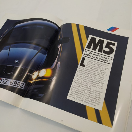 Catalogo auto BMW M3, M3 cabrio, M56. Copertina con pieghe e sbucciature
