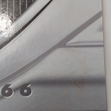 Libro Alfa Romeo "Ecco Alfa 166", 1998. Macchie e aloni in copertina