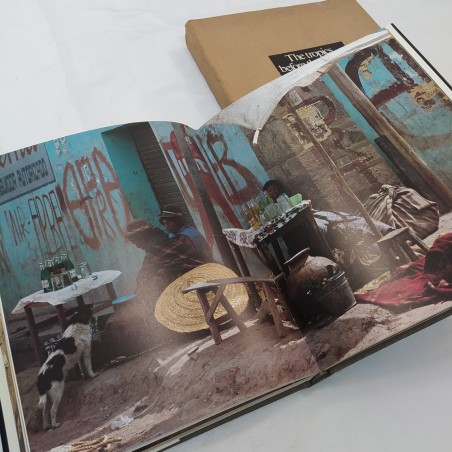 Libro Iveco - The tropics before the engine, 1981, lingua inglese. Buono