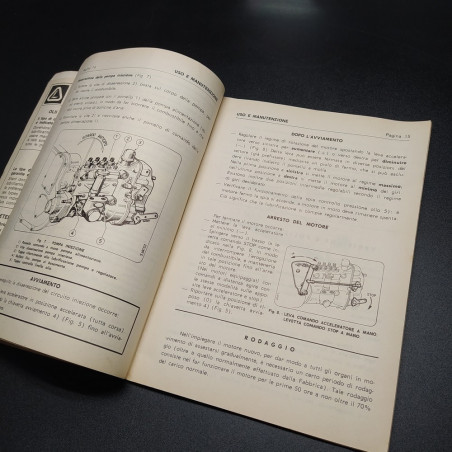 Libretto uso e manutenzione Lombardini LDA 674, 1968. Ingiallimenti, sbucciature