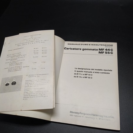 Manuale d'uso e manutenzione Caricatore gommato Massey Fergus MF44C； MF55C