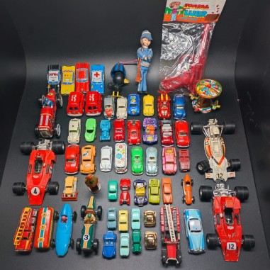 58 tra automobili e giocattoli in latta e plastica anni 70/80