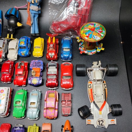 58 tra automobili e giocattoli in latta e plastica anni 70/80