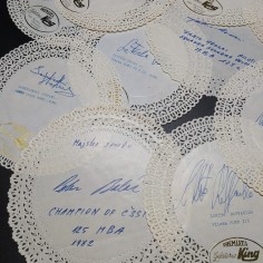 Lotto 10 autografi piloti moto su centrini in carta gelateria King Riccione 2