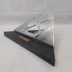 Trofeo Alfa Romeo 28x20 cm scuderia del Portello lama trangolare base in marmo 2