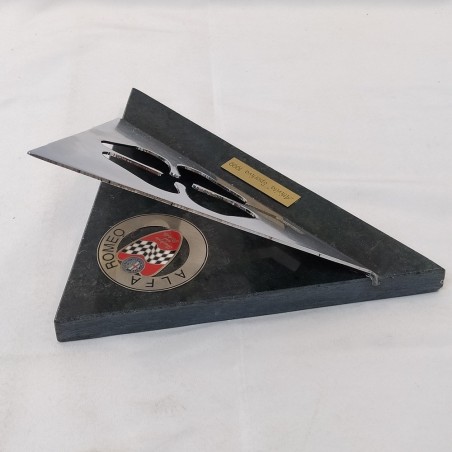 Trofeo Alfa Romeo 28x20 cm scuderia del Portello lama trangolare base in marmo